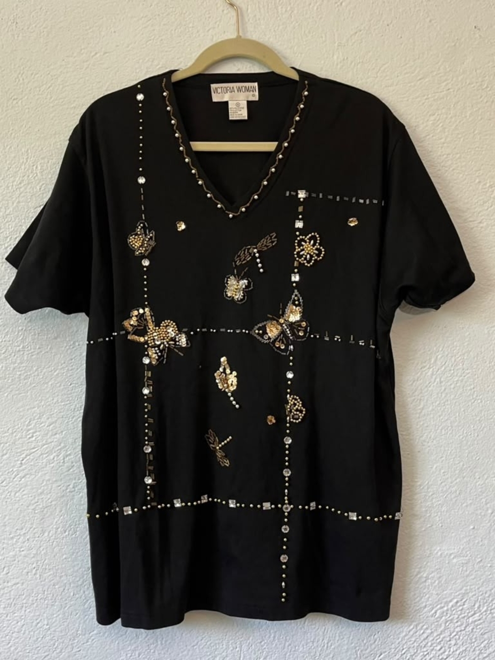 Victoria woman Black Short-Sleeve Embellished V-Neck Shirt